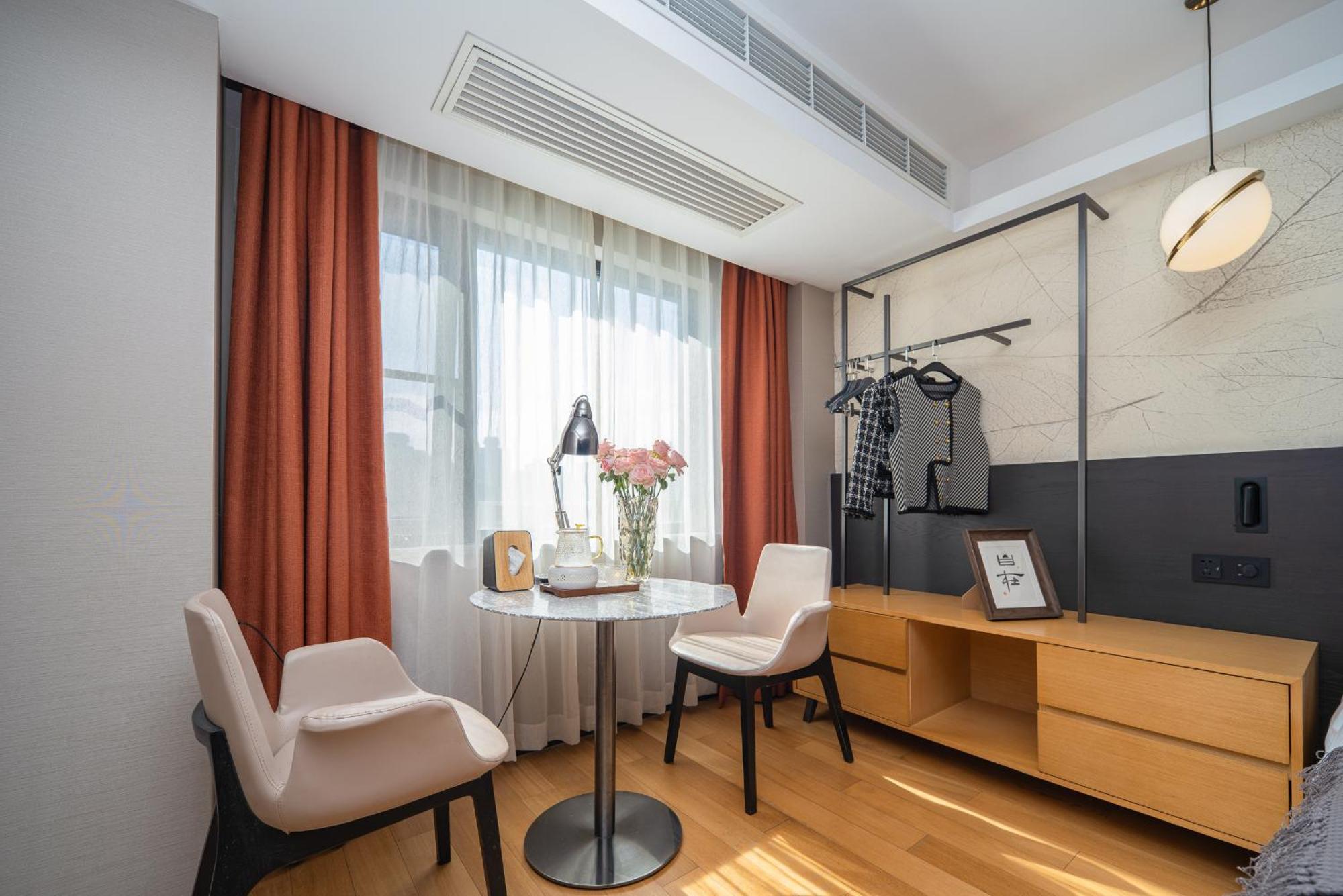 Suisse Place Hongqiao