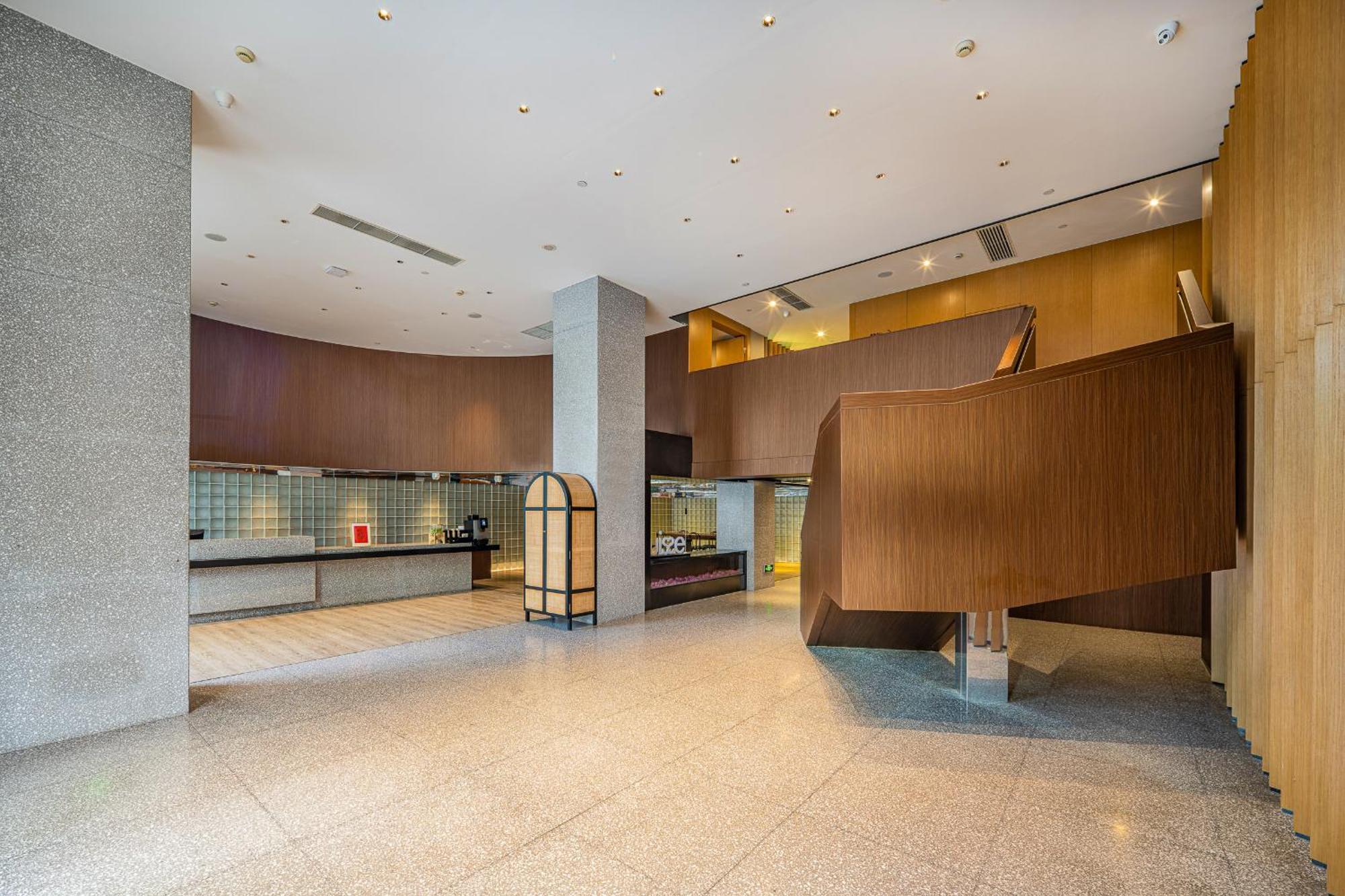Suisse Place Hongqiao Khách sạn 4*
