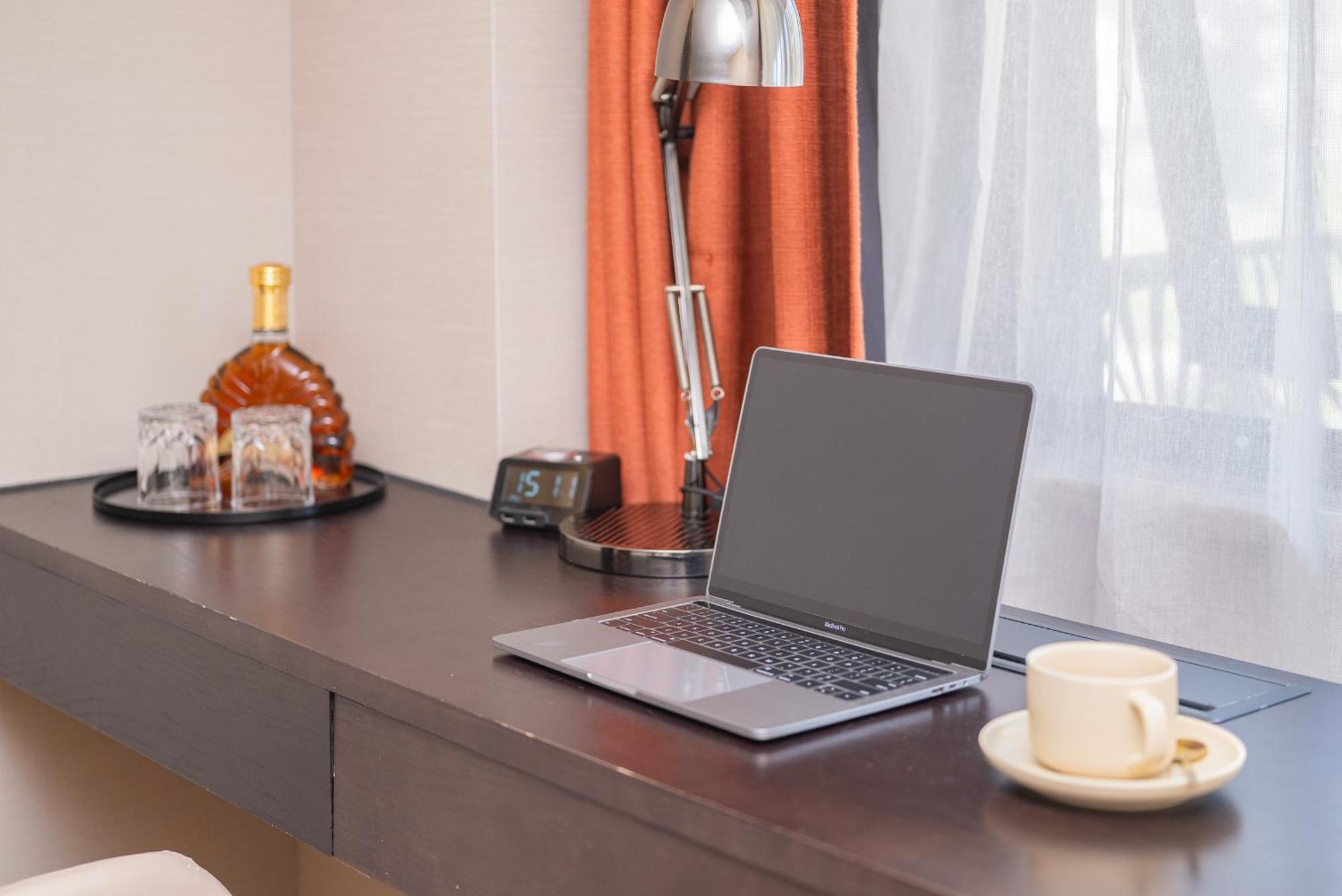 Suisse Place Hongqiao Khách sạn 4*