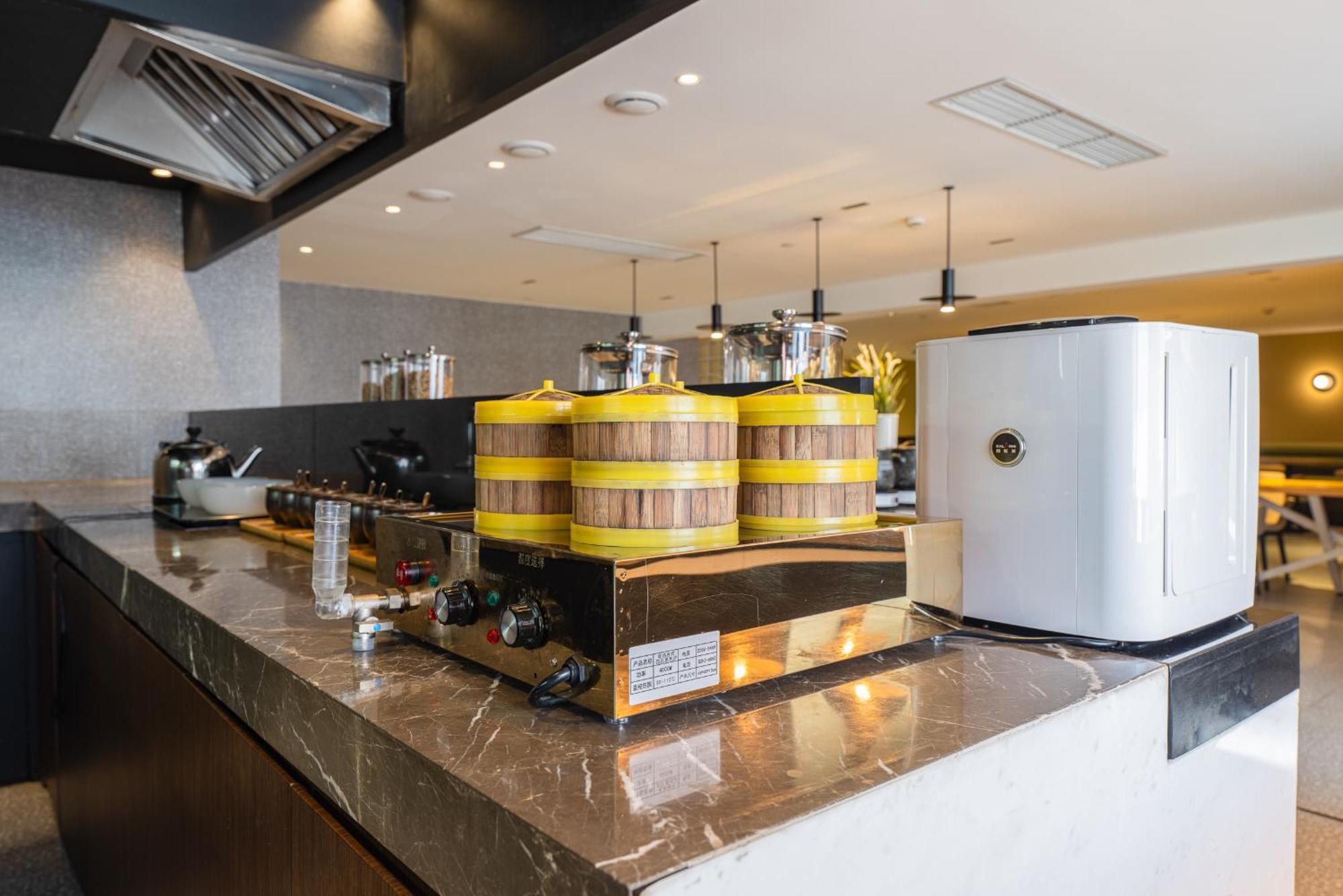 Suisse Place Hongqiao Khách sạn 4*